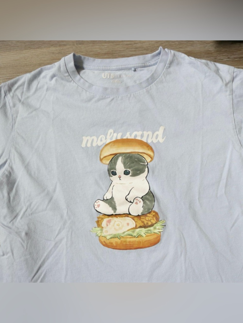 Uniqlo mofusand blue cat burger shirt
